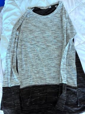 Colorblock Long Sleeve Pullover Top - Gray/Black